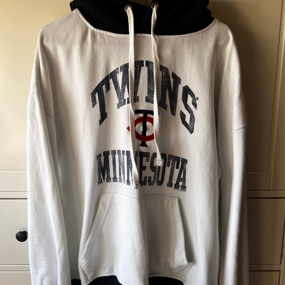 Minnesota Twins White Pullover Hoodie with Navy Hood